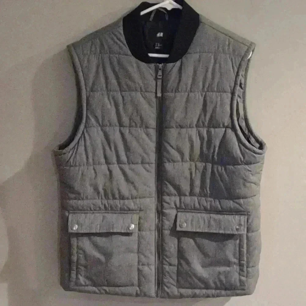 H&M winter gray Mens 44R winter vest